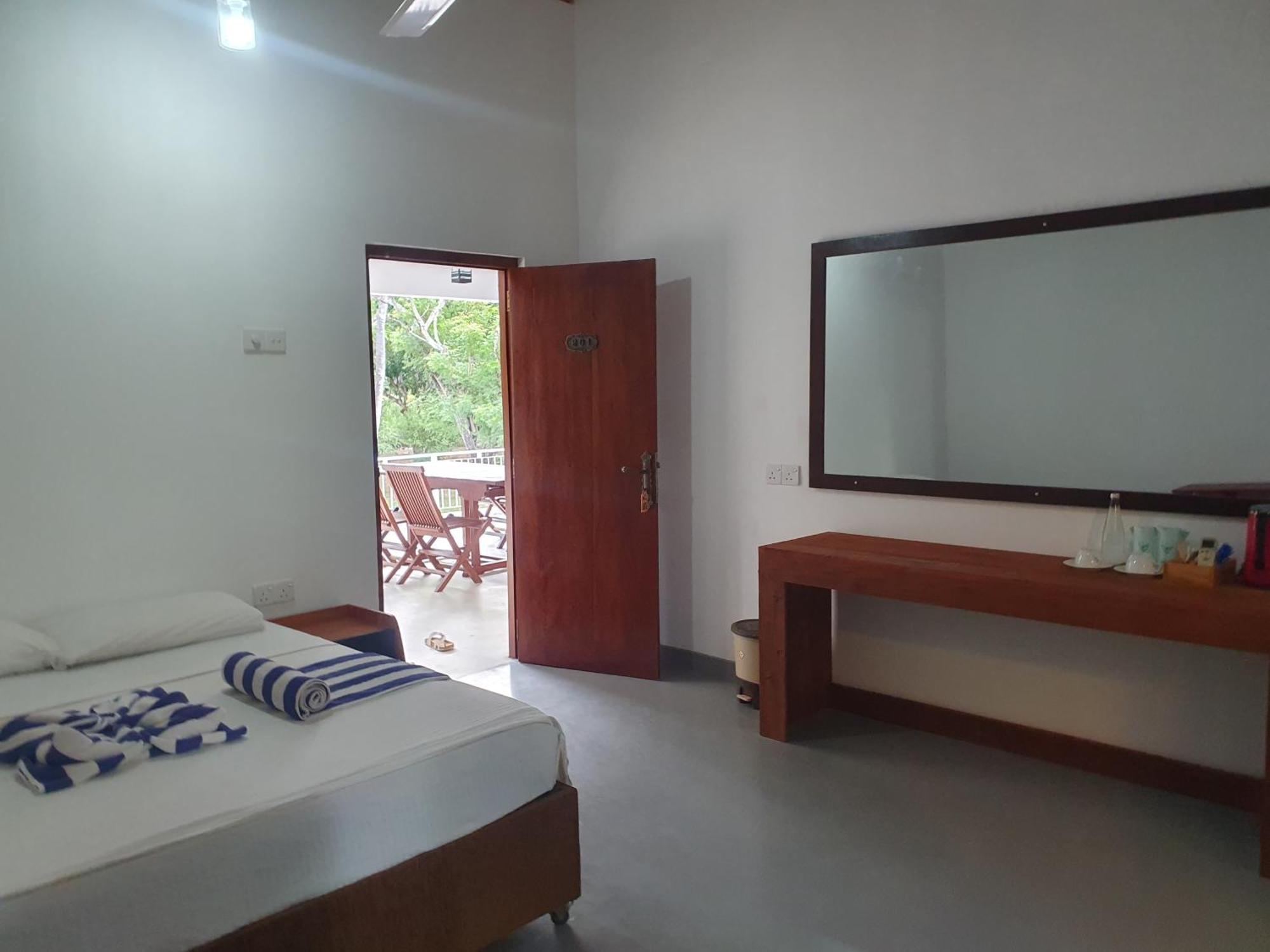 Wilpattu Corridor Leisure Hotel Exterior photo