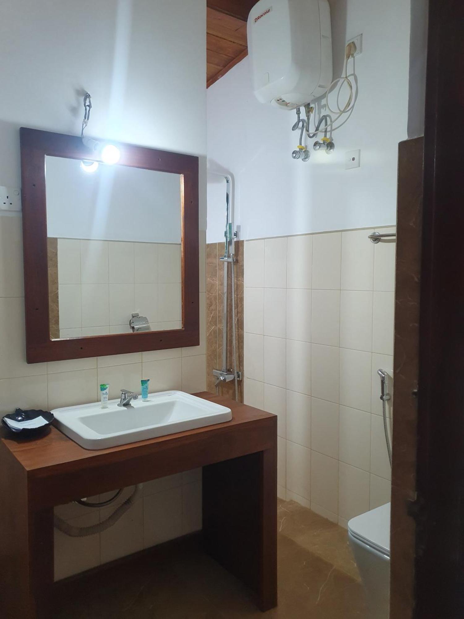 Wilpattu Corridor Leisure Hotel Exterior photo